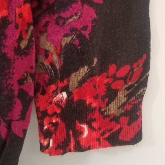 Joseph A. Floral Button Down Cardigan. Vibrant Colors. Soft! Size XL. - Picture 5 of 6